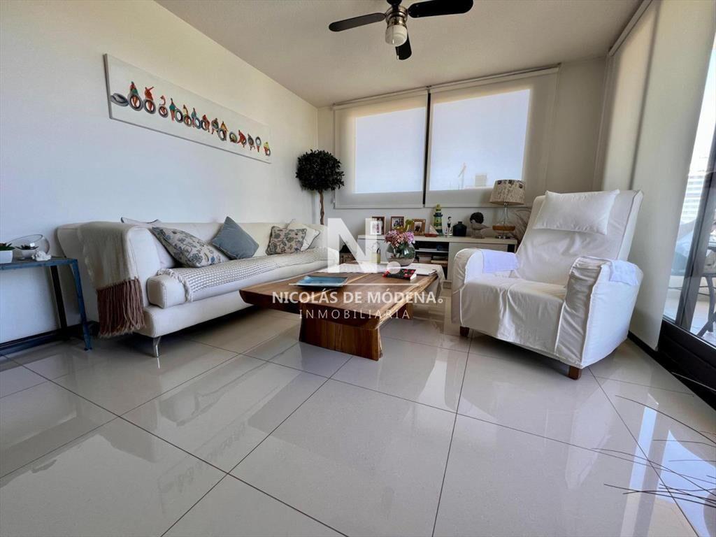 En venta apartamento con excelente vista, de 3 en