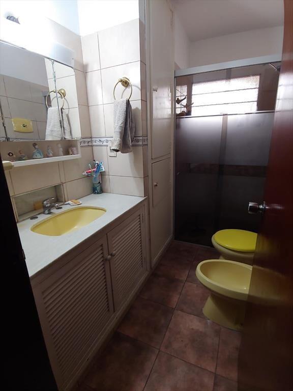 Casa en venta 3 dorm. 2 baños patio y barbacoa c/ cocher...