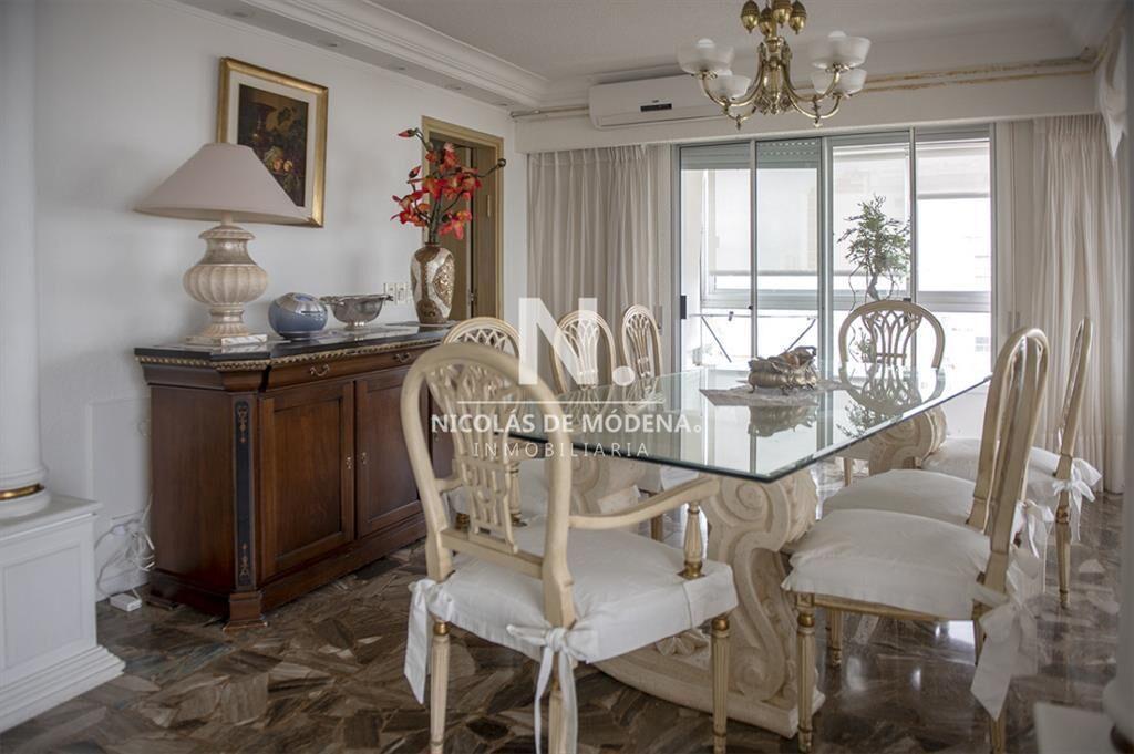 Vende apartamento de 3 dormitorios en Mansa, Punta del Este