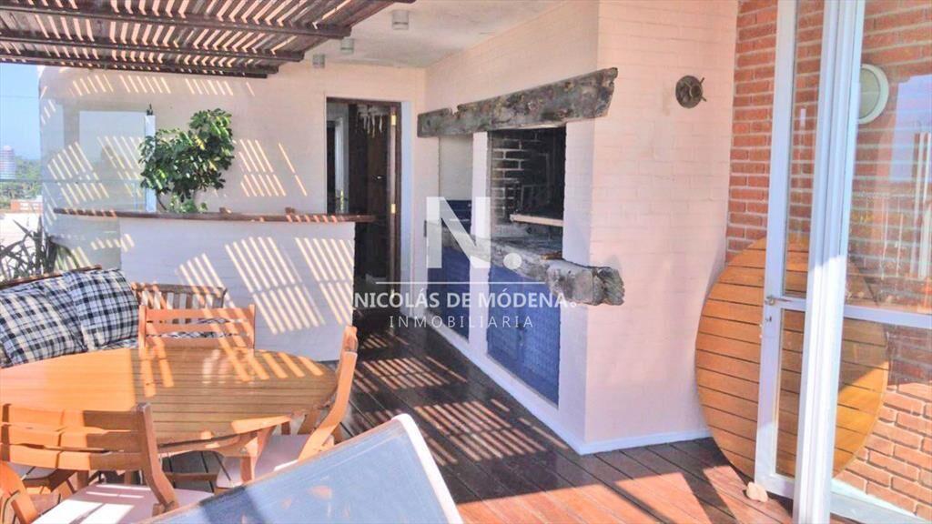 Penthouse en venta en Torre Tequendama, frente al