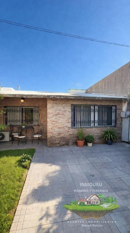 Se vende casa en exclusiva + apto al fondo en la Unión.