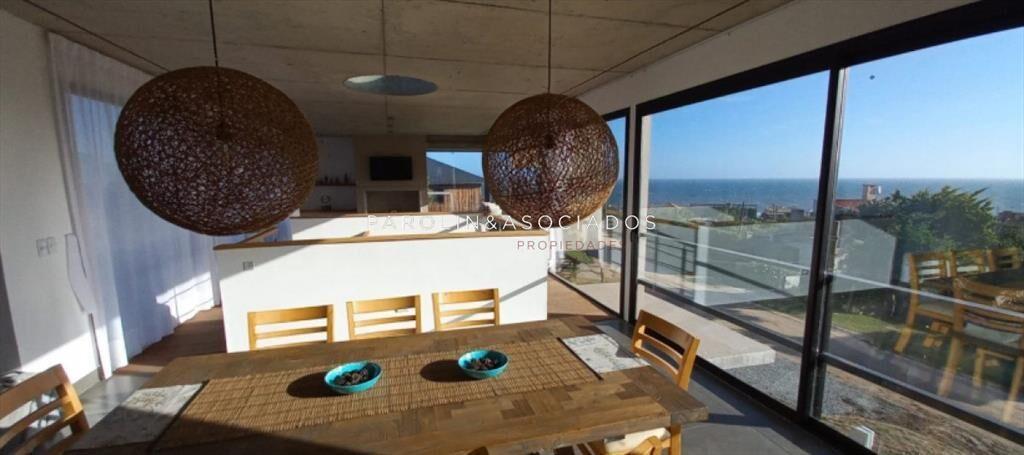 Venta de casa 3 dormitorios en el Chorro,
