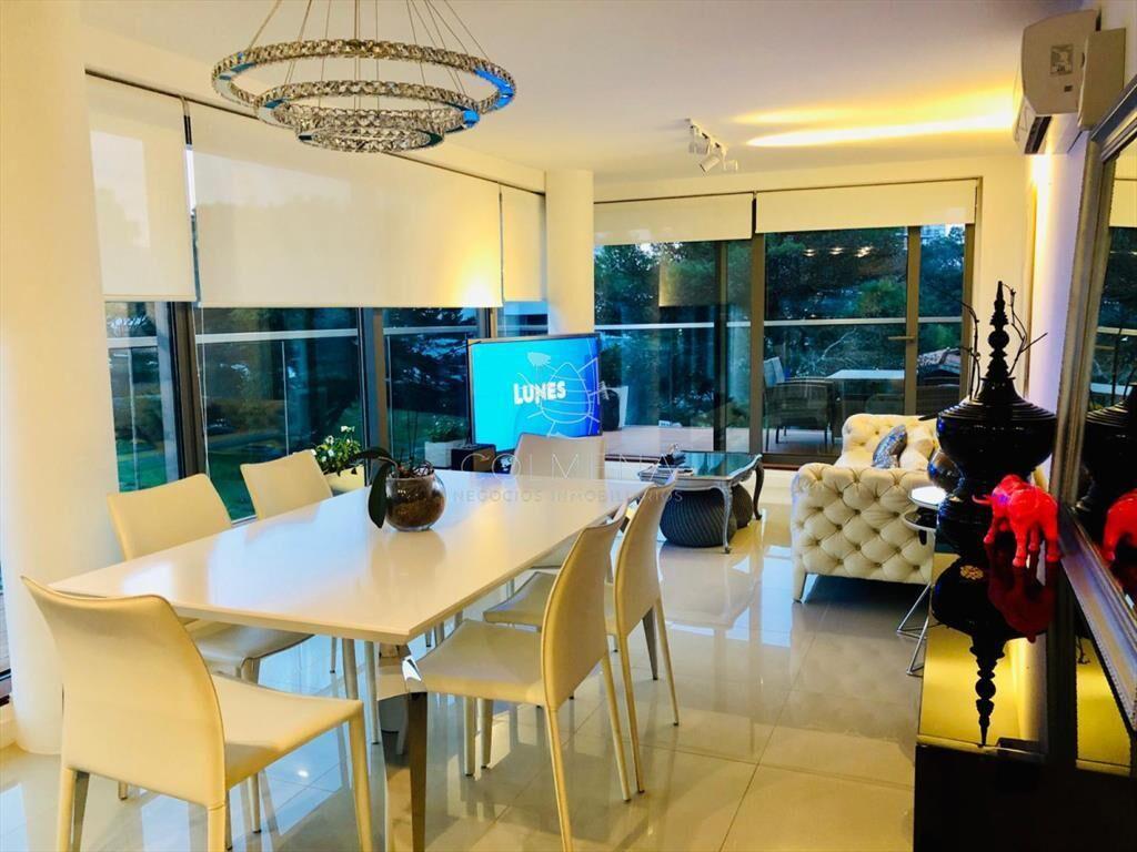 Apartamento en muy buen Edificio en la brava, con