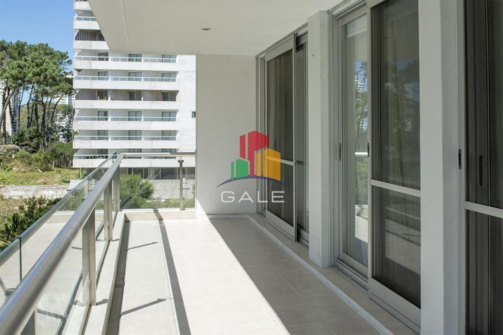Apartamento en Venta de 2 dormitorios en Punta del Este Sob