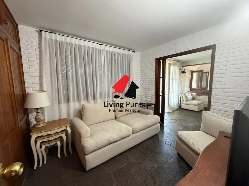 Casa a poco del mar y con piscina climatizada