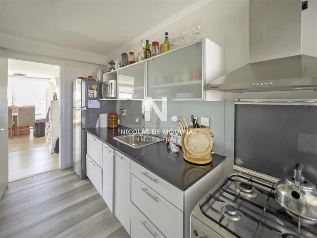 Piso alto en venta en Ocean Drive - 2 dorm 2