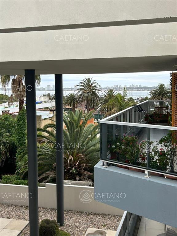 Apartamento con vista al puerto