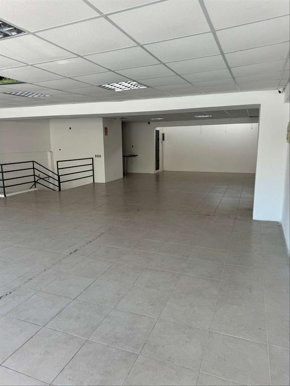 LOCAL COMERCIAL CON 520 MTS CUADRADOS EN 2 NIVELES Alquiler