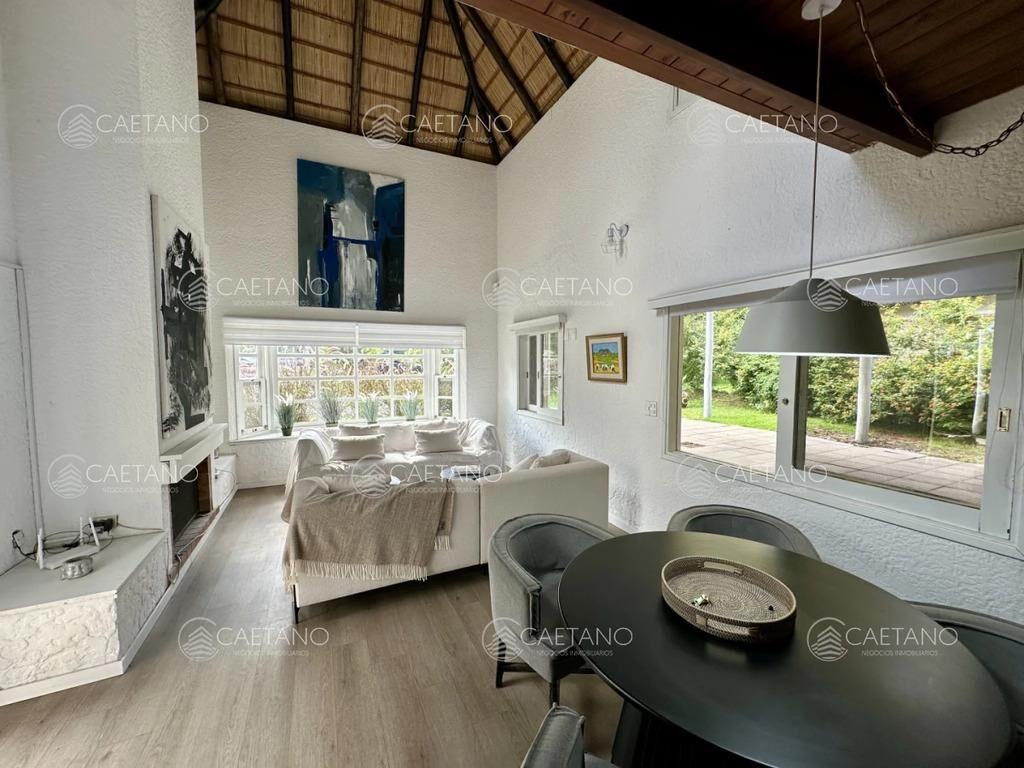 Venta Casa 3 dormitorios + dependencia. RincÃ³n