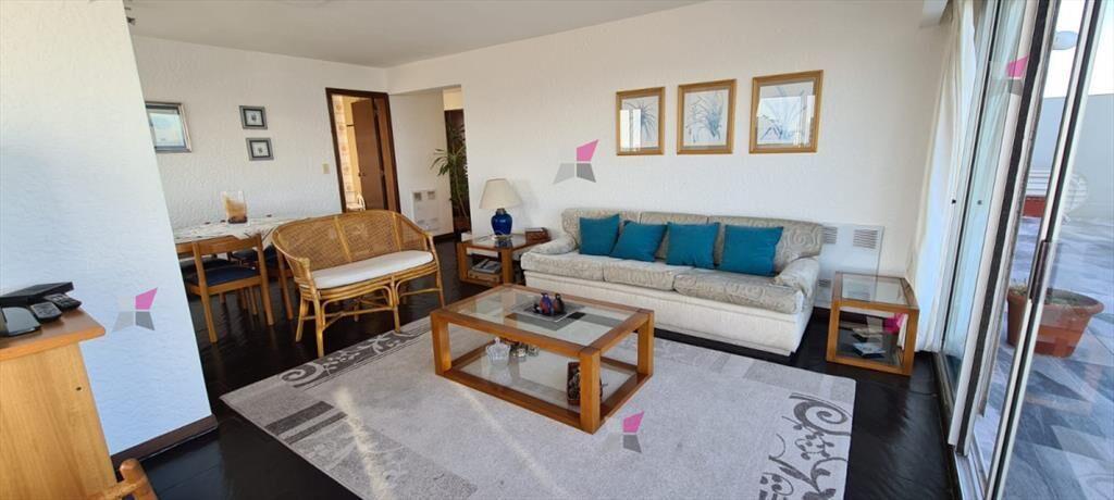 VENTA DE APARTAMENTO DE 2 DORMITORIOS FRENTE AL MAR EN BRAV