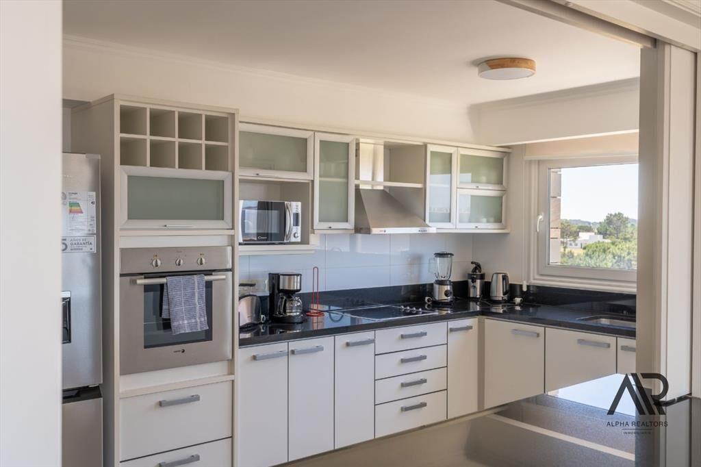 Apartamento en venta de 3 dormitorios c/ cochera en P. B...