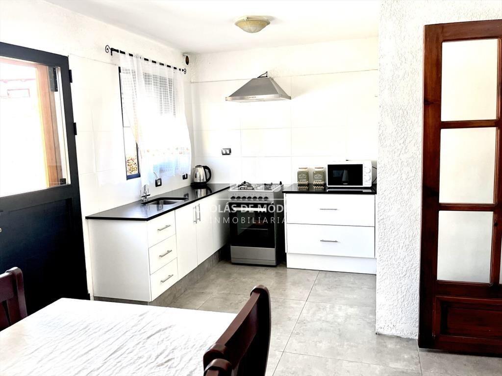 Venta de Casa, 3 Dormitorios, 2 Baños y Barbacoa