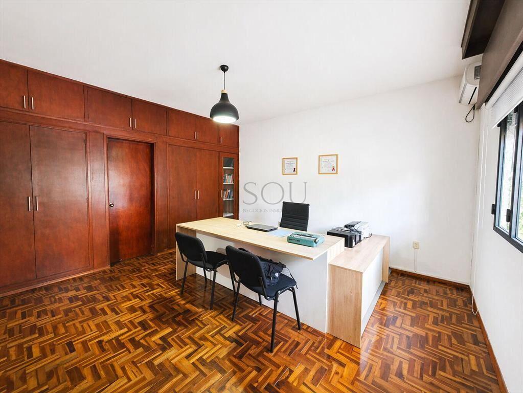 Venta casa 4 dormitorios y 2 garages en Centro de Dolores S