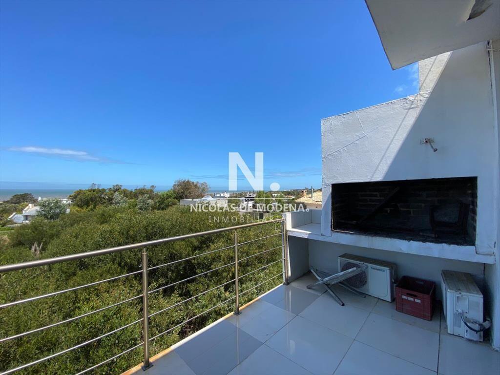 Casa de tres dormitorios en Altos de Punta en