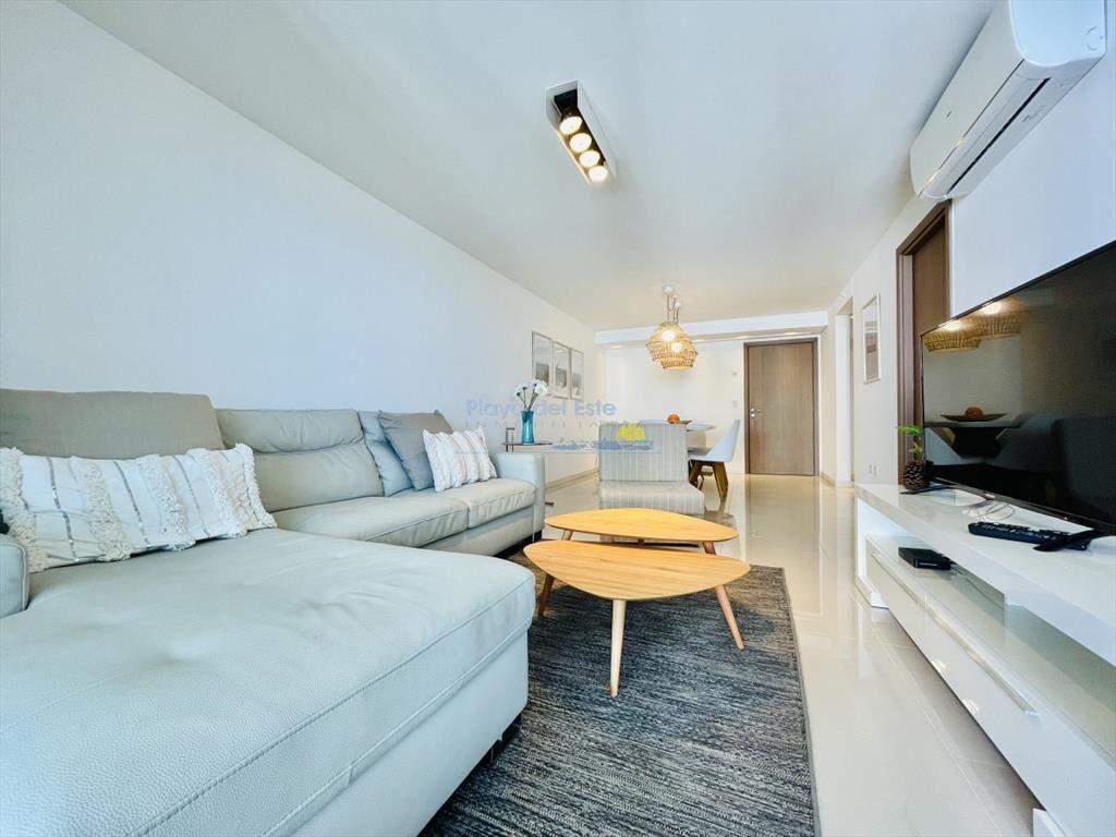 Apartamento con Vista al Mar de 3 Dormitorios y +