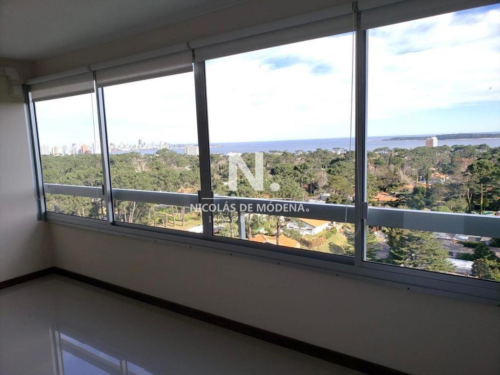 Vende espectacular apartamento en Roosevelt Punta
