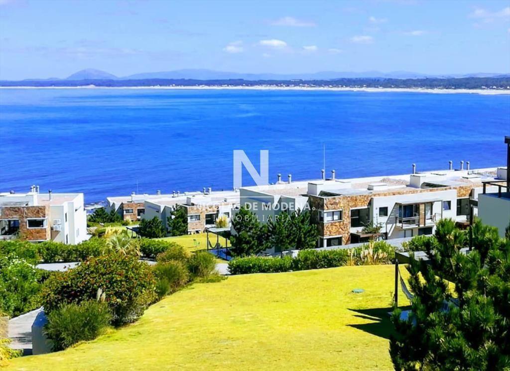 Vende apartamento de 2 dormitorios con vista al