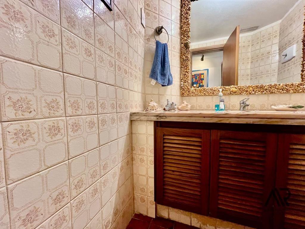 Apartamento en venta c/ cochera en Cantegril