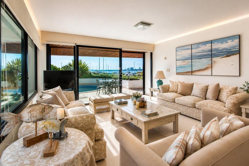 Sólido apartamento en venta, Península, Punta 3