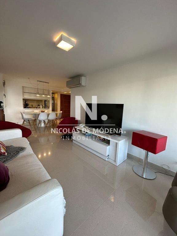 En venta apartamento de 2 Dormitorios en Punta