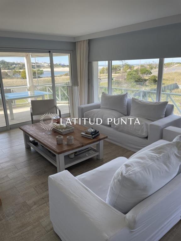 Apartamento de 3 dormitorios en Rincón del Indio