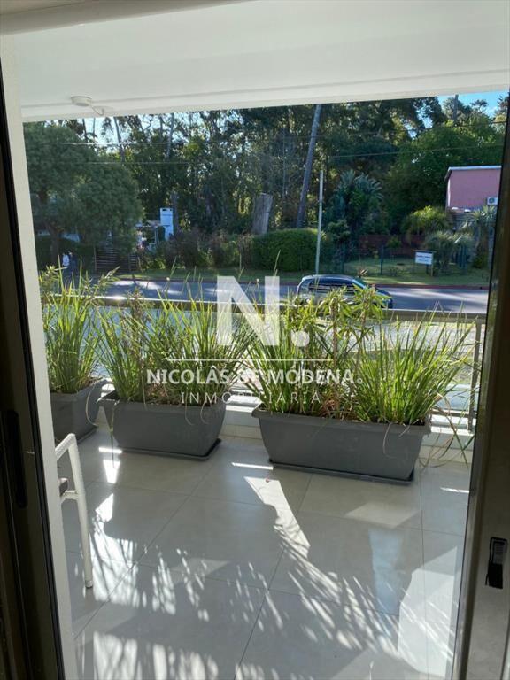 Apartamento con parrillero propio en venta en del