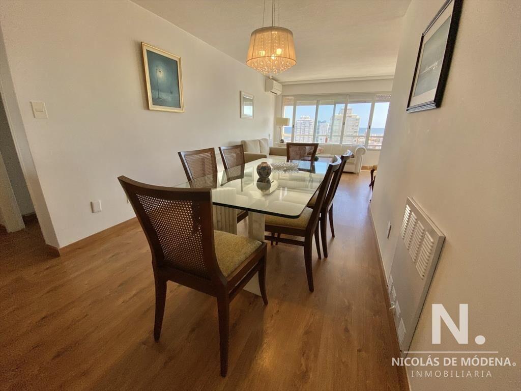 VENTA DE APARTAMENTO DE 3 DORMITORIOS EN PENINSULA PUNTA DE