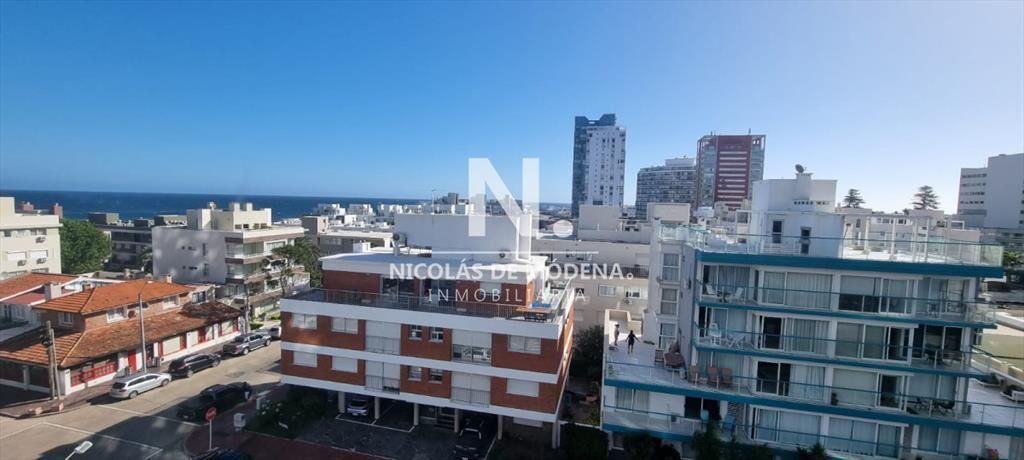 Apartamento en peninsula de 2 dormitorios en venta.