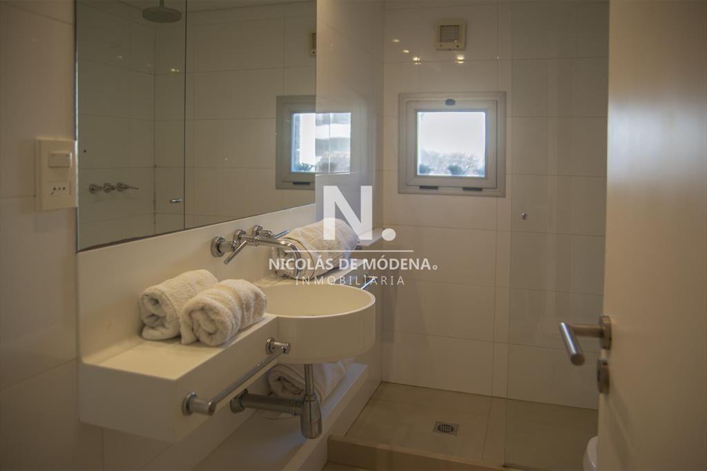 Departamento de 3 dormitorios con parrillero en