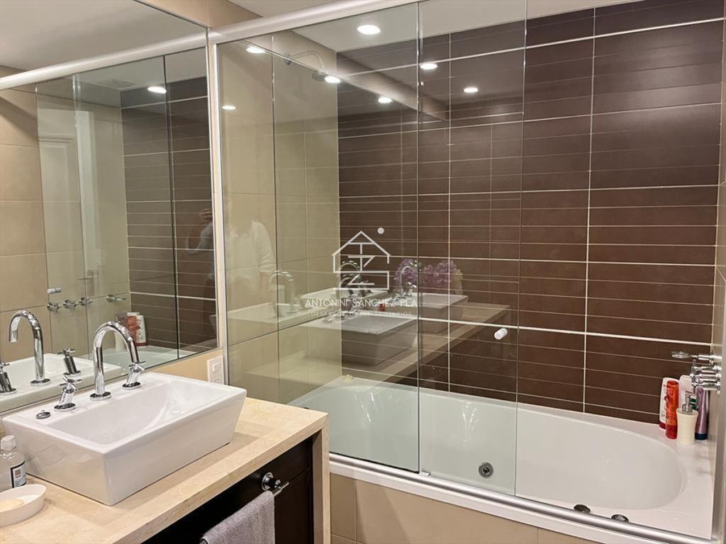 Departamento de 2 dormitorios en alquiler en Torre Imperial