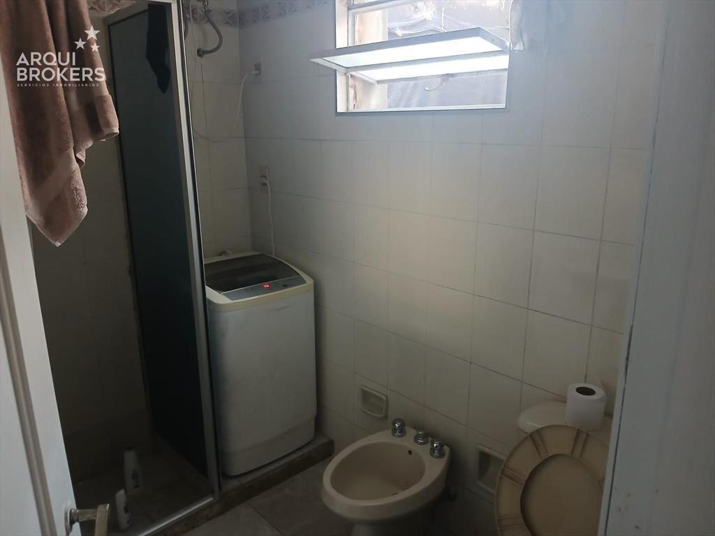 Apartamento de tres dormitorios en venta con renta en Tres