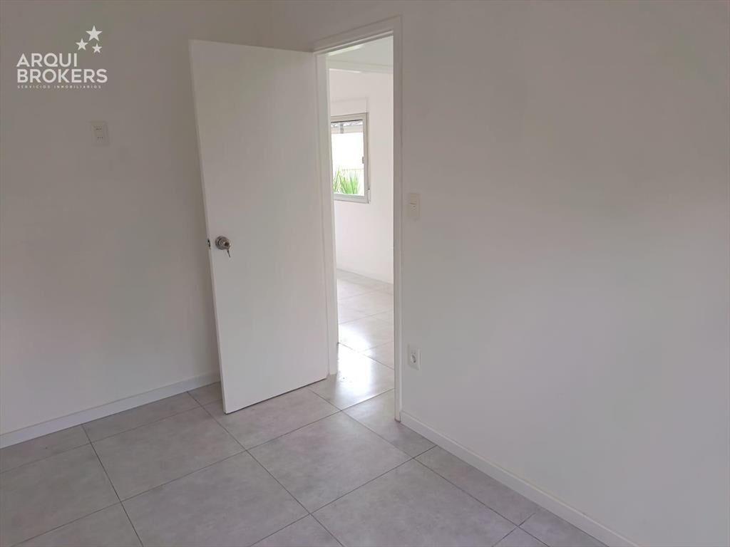 Apartamento de dos dormitorios en alquiler en Carrasco Nort