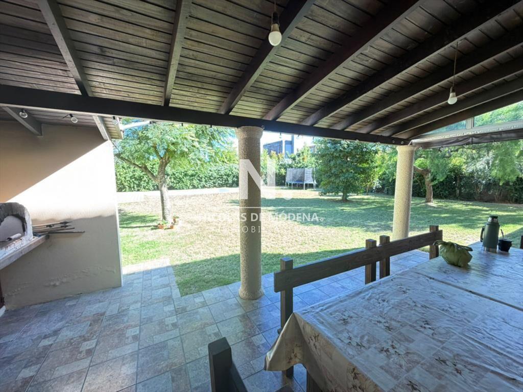 Chaletde 6 dormitorios en venta en barrio Punta