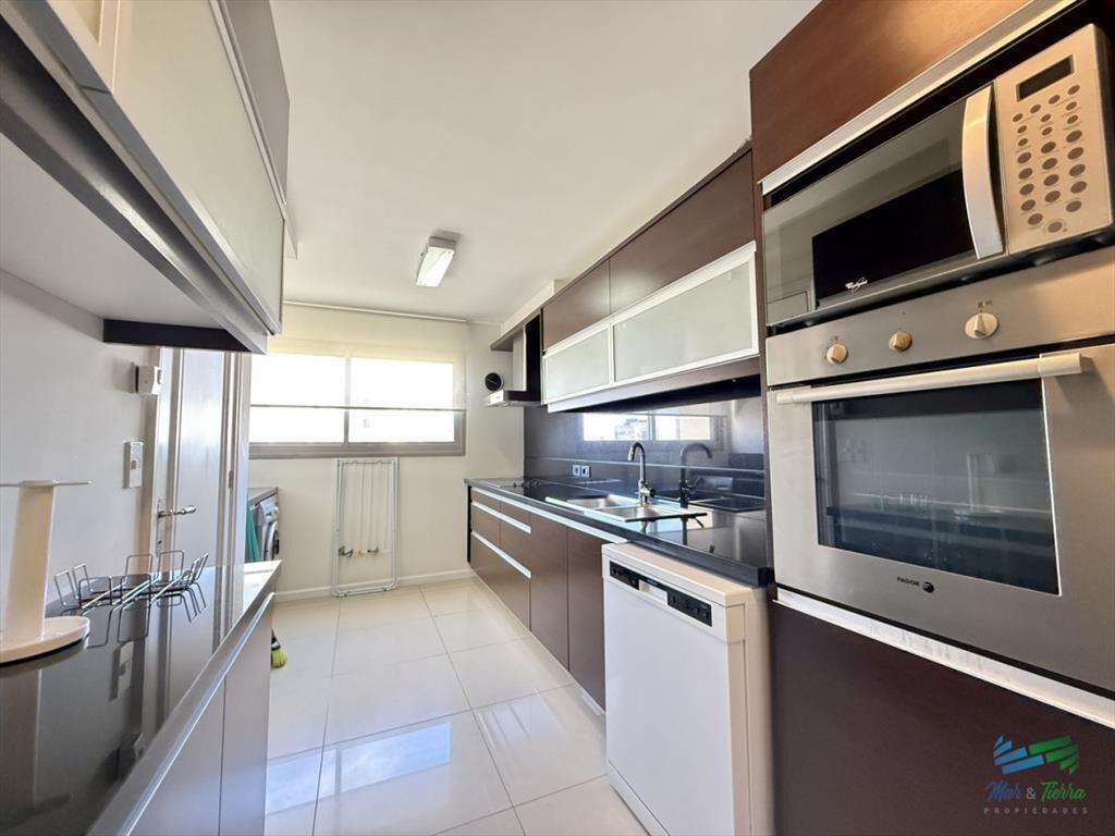 En venta apartamento 2 dormitorios en Imperiale,