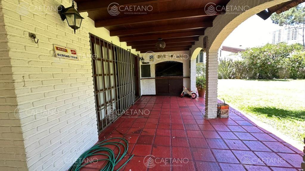 En venta casa en San Rafael, de 4 dormitorios mas dep, con