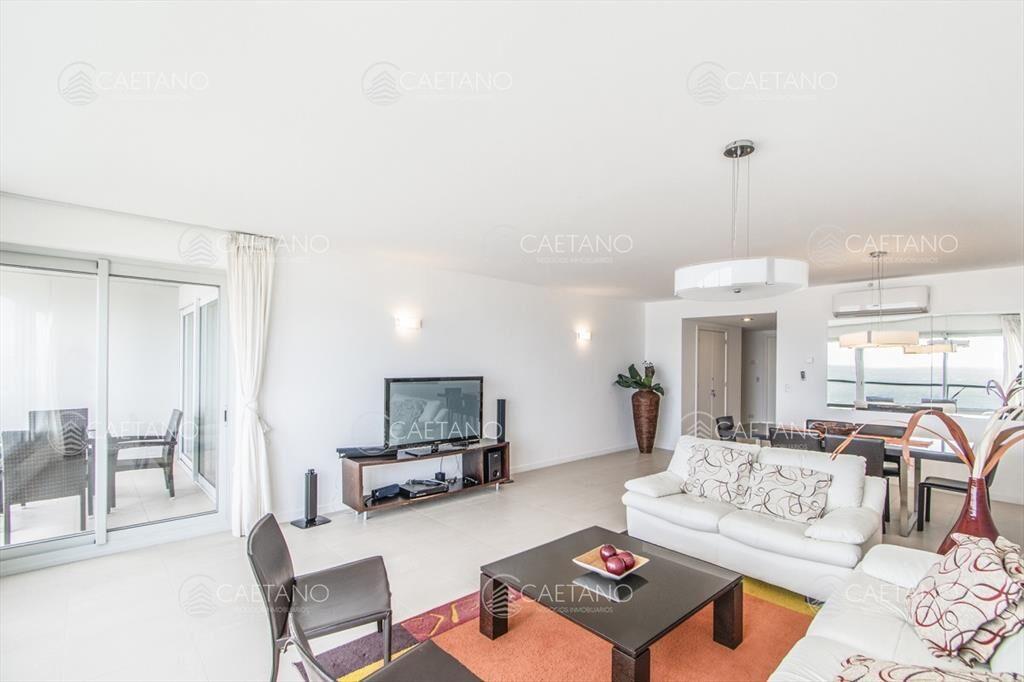 Apartamento en torre Le Parc en alquiler temporario, Playa