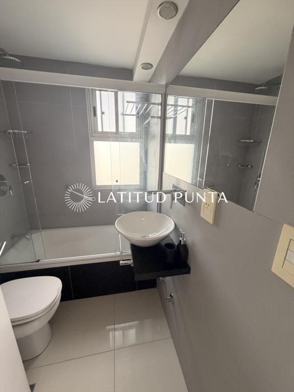 Piso alto en Roosevelt, 3 dormitorios