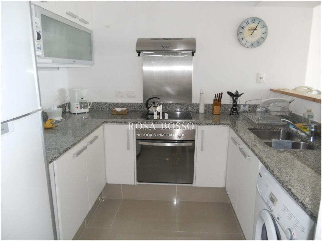 Apartamento en Brava, 2 dormitorios *