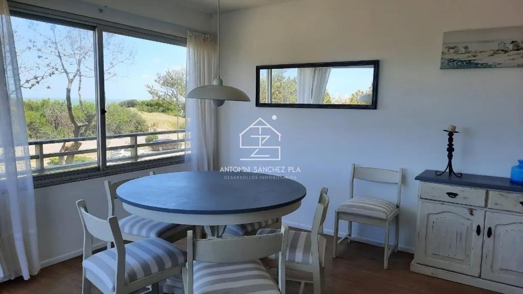 Venta apartamento 3 dormitorios y dependencia de servicio m