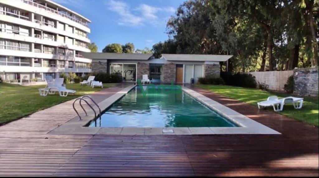 Venta apartamento, Punta Gorda,2 garajes, todos