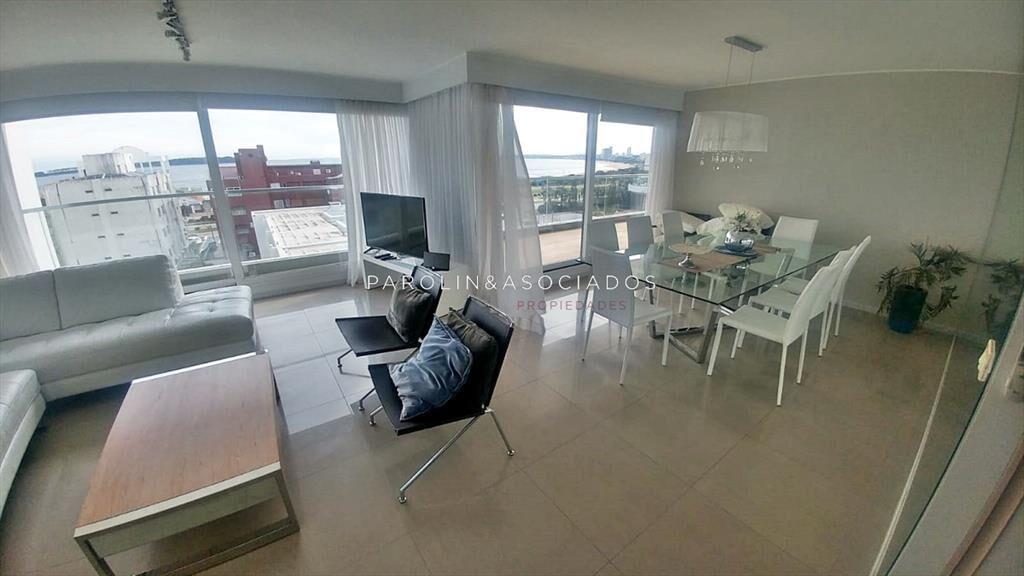 Apartamento en venta de 3 dormitorios en Punta