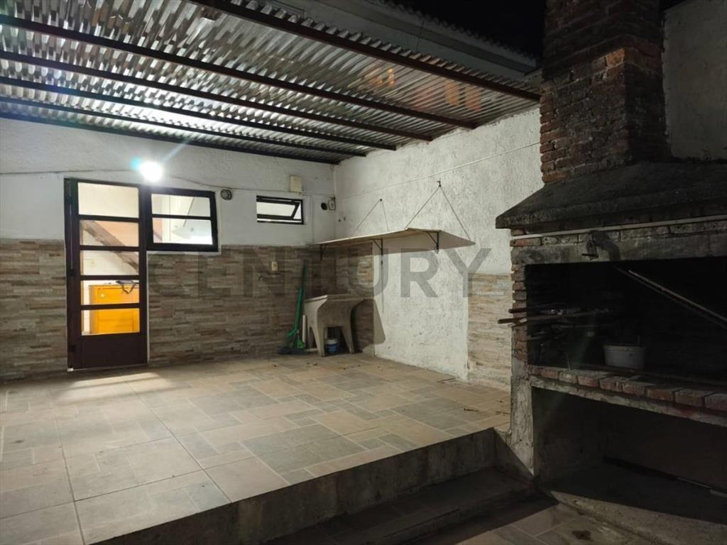 Inversión/Próximo Av.Lezica /Venta dúplex 3 Dorm /con ren...