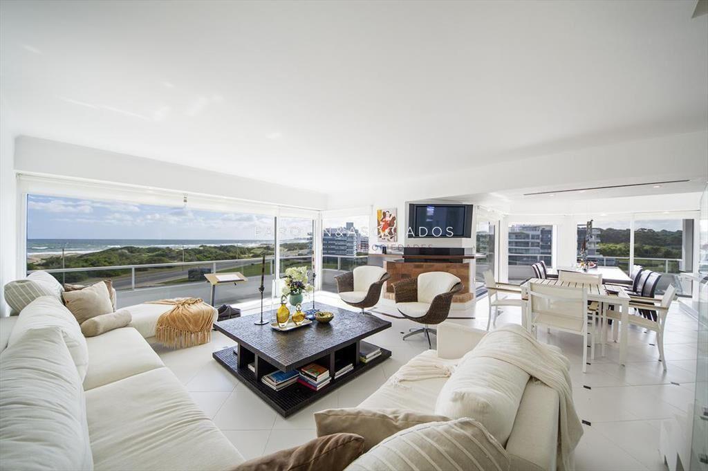 Hermoso triplex en venta en Aguas Azules, Punta