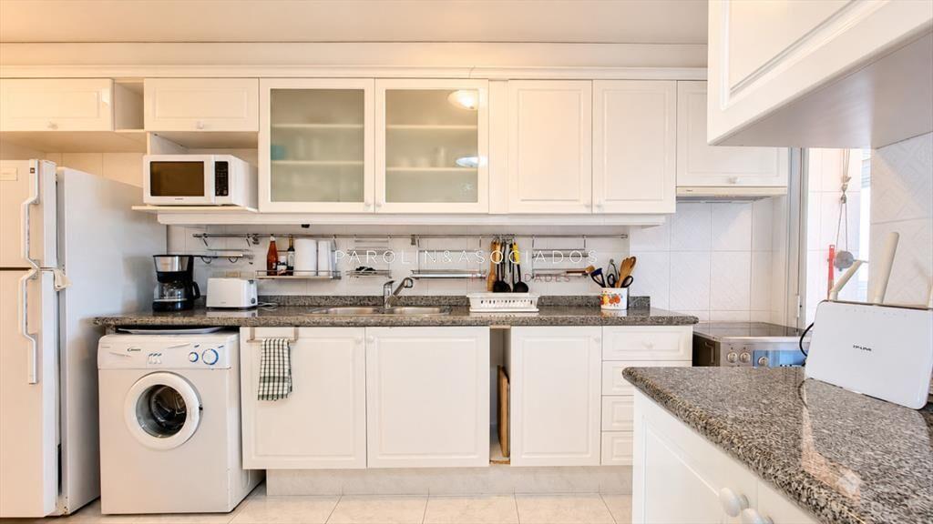 Apartamento de 3 dormitorios en venta en Coral en