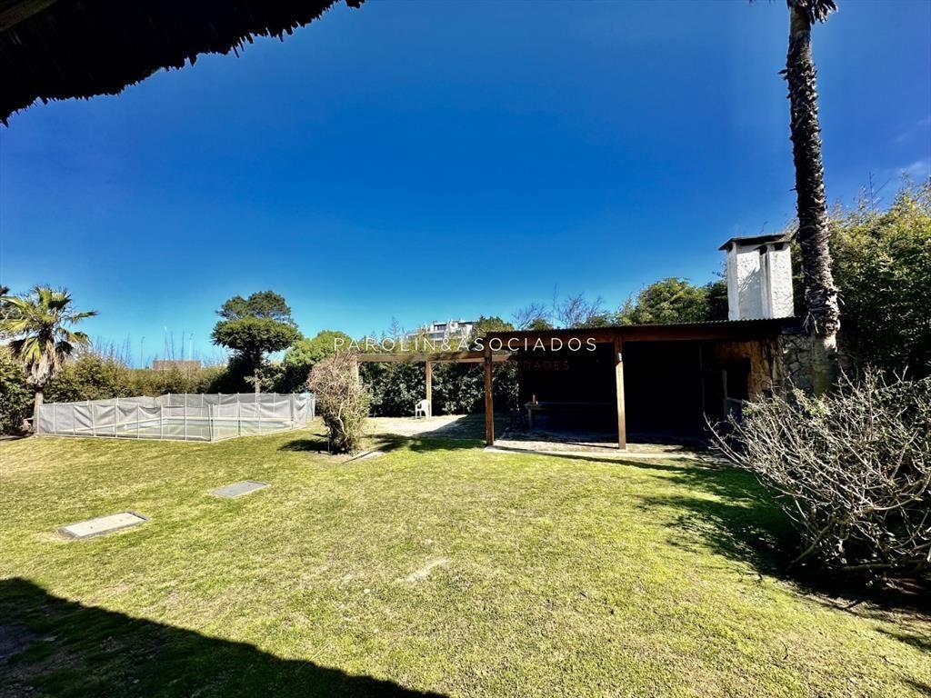 Casa en venta en Pinares, Punta del Este.