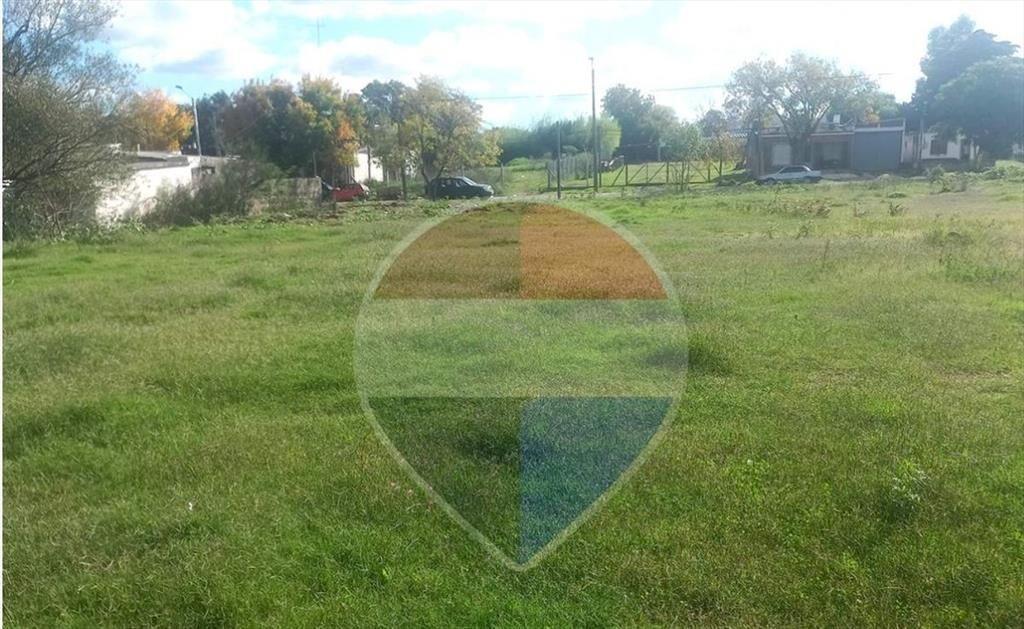 SE VENDE TERRENO 2015 m² BARRIO CURUCHET