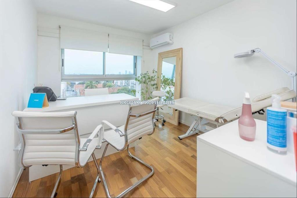 VENTA APARTAMENTO EN TRES CRUCES CON RENTA - 2 DORMITORIOS