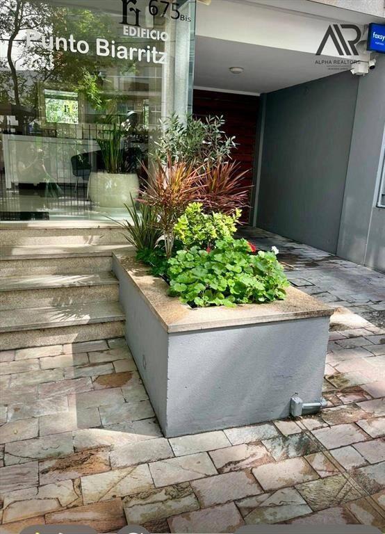 Apartamento en venta c/ cochera en Punta Carretas