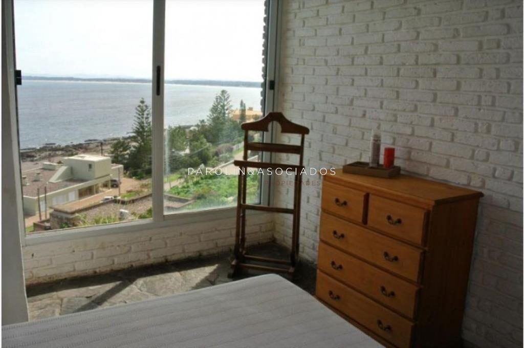 Venta de hermosa casa en punta ballena con la