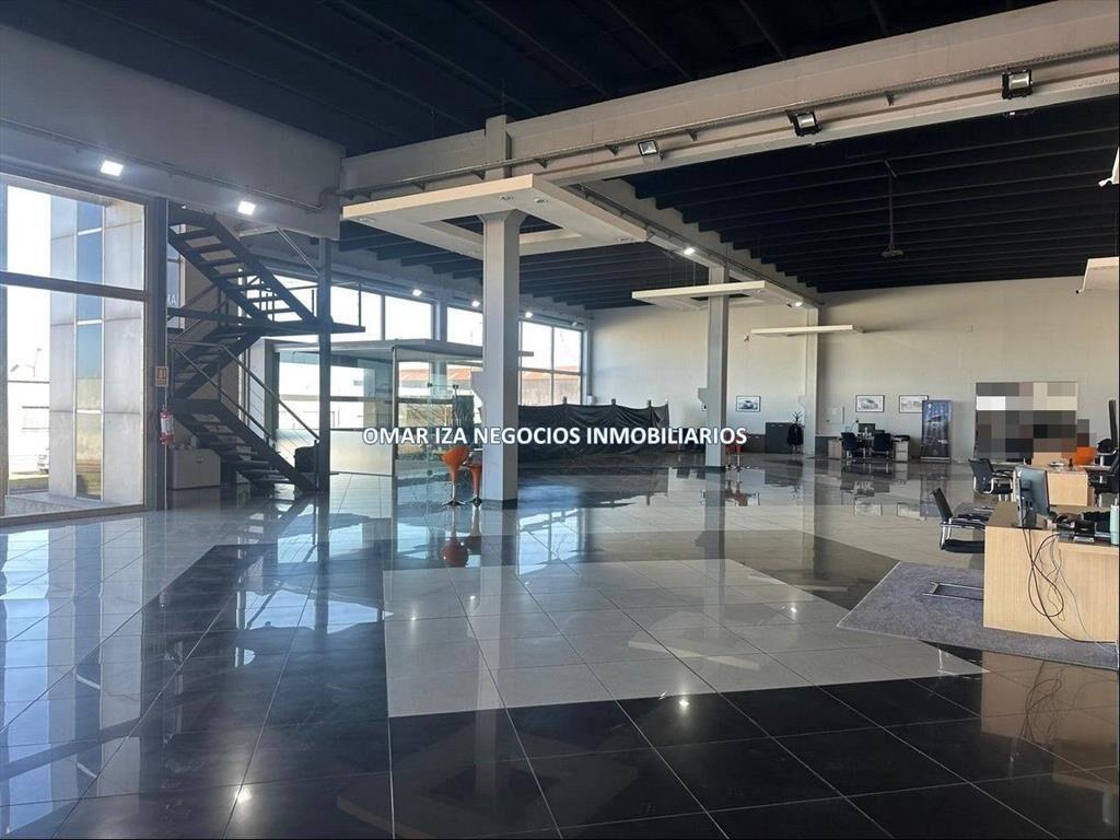Alquiler local comercial showroom automotoras, gym, clinica